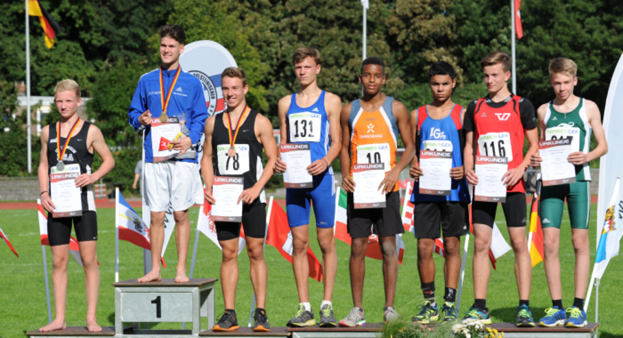 die Siegerehrung M14 Lauf mit den besten acht Sportlern